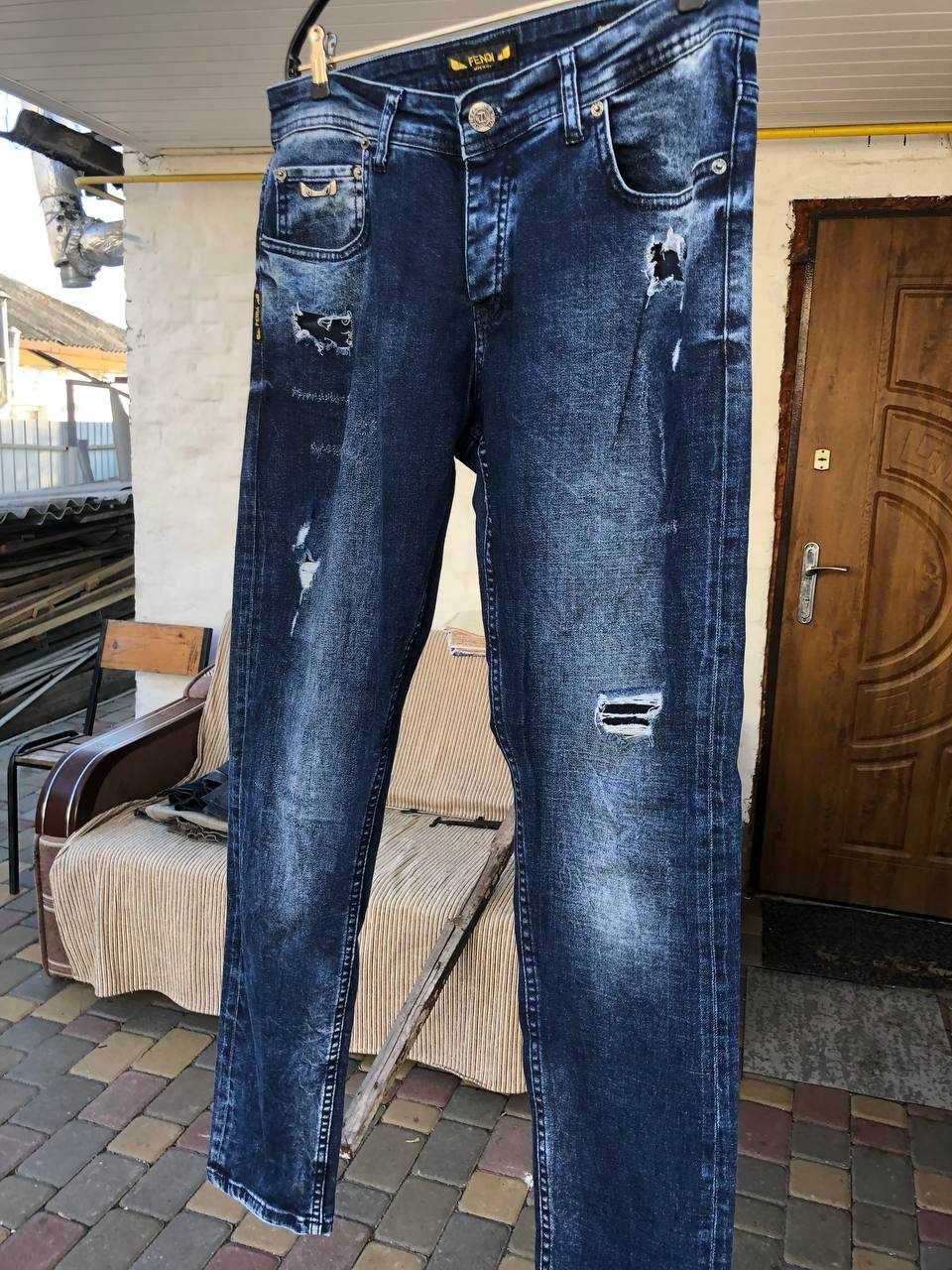 Фрмені джинси  Fendi роз.30