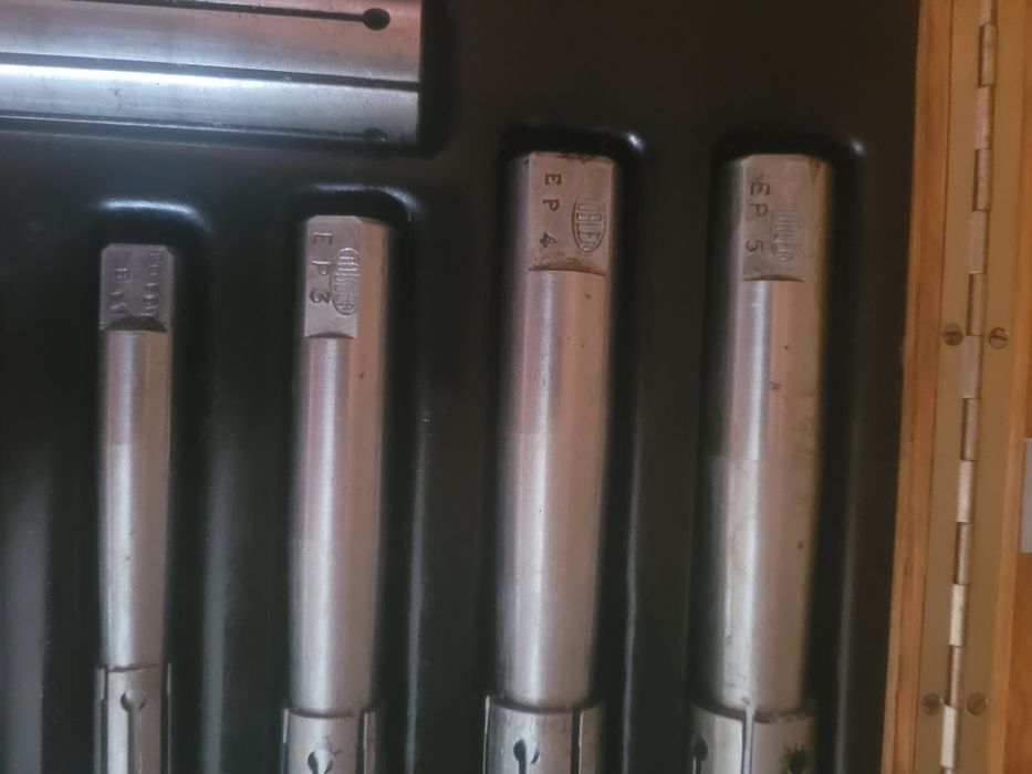 Porta piinças para aperto de casquilhos