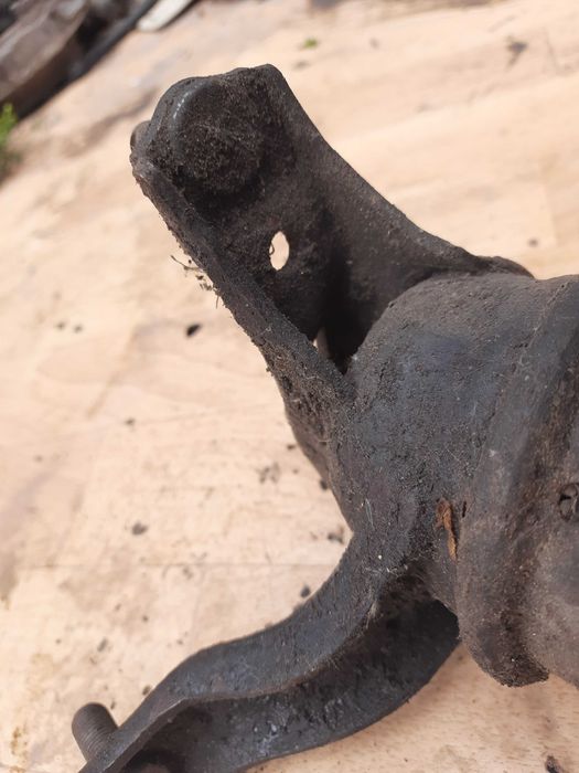 подушка мотора двигуна тойота Кемрі 40 бензин 2.4 Camry XV40