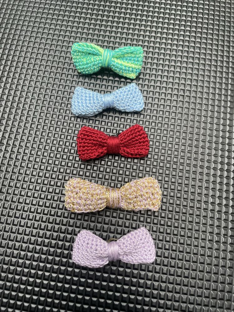 Laços em crochet para pelo de cão