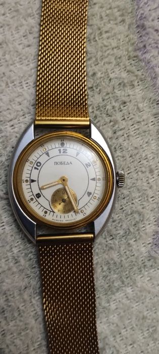 Продам вінтажний годинник