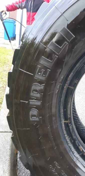 Opona opony Pirelli 365/85/20 Terenowa ciężarowa 2020r Para R20