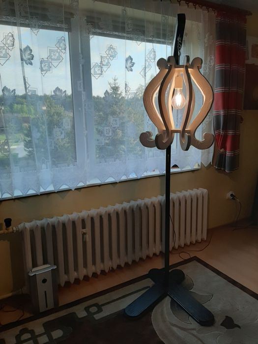 Lampa drewniana nowa