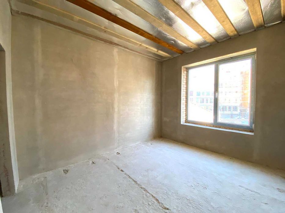 Котедж з міськими комунікаціями та гаражем в районі Райського саду