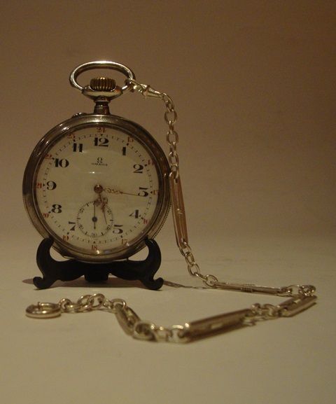 Relógio de bolso antigo em prata