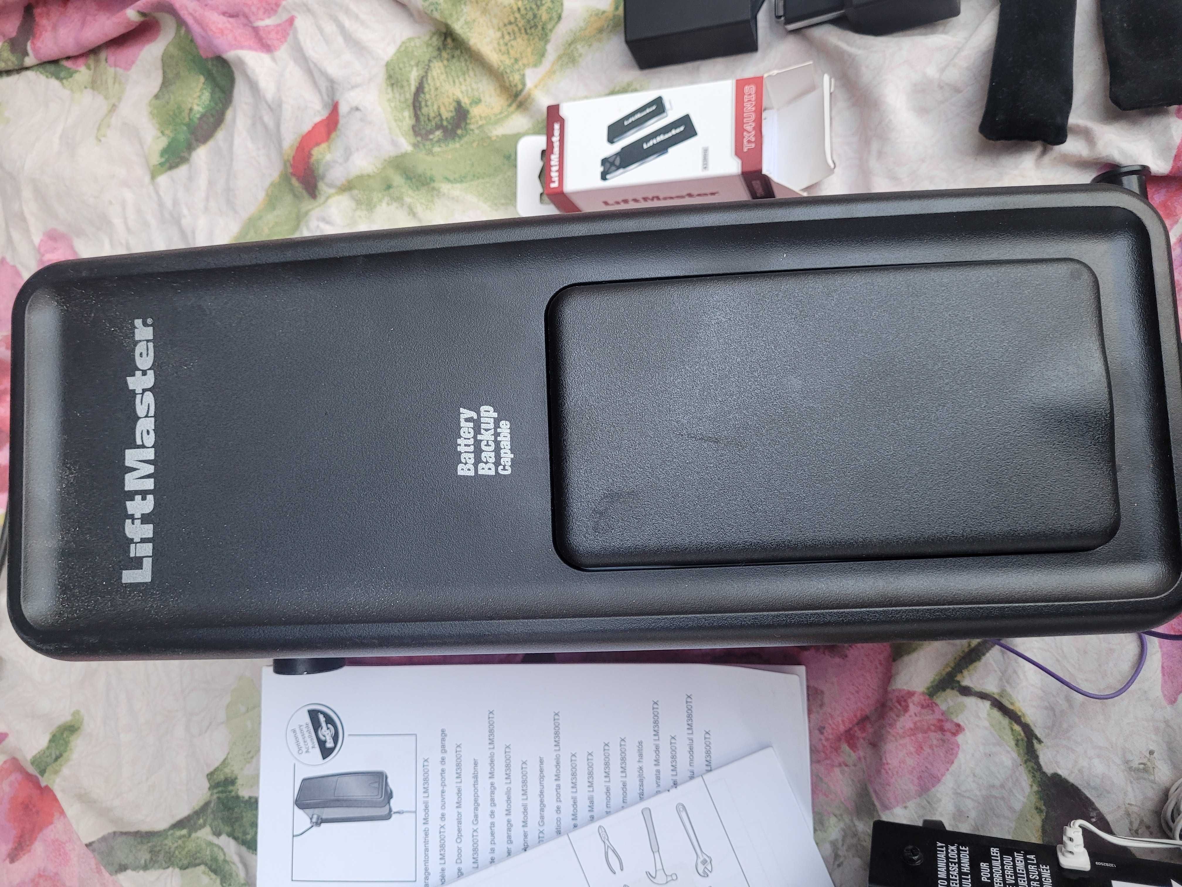 Napęd bramy  segmentowej LiftMaster LM3800