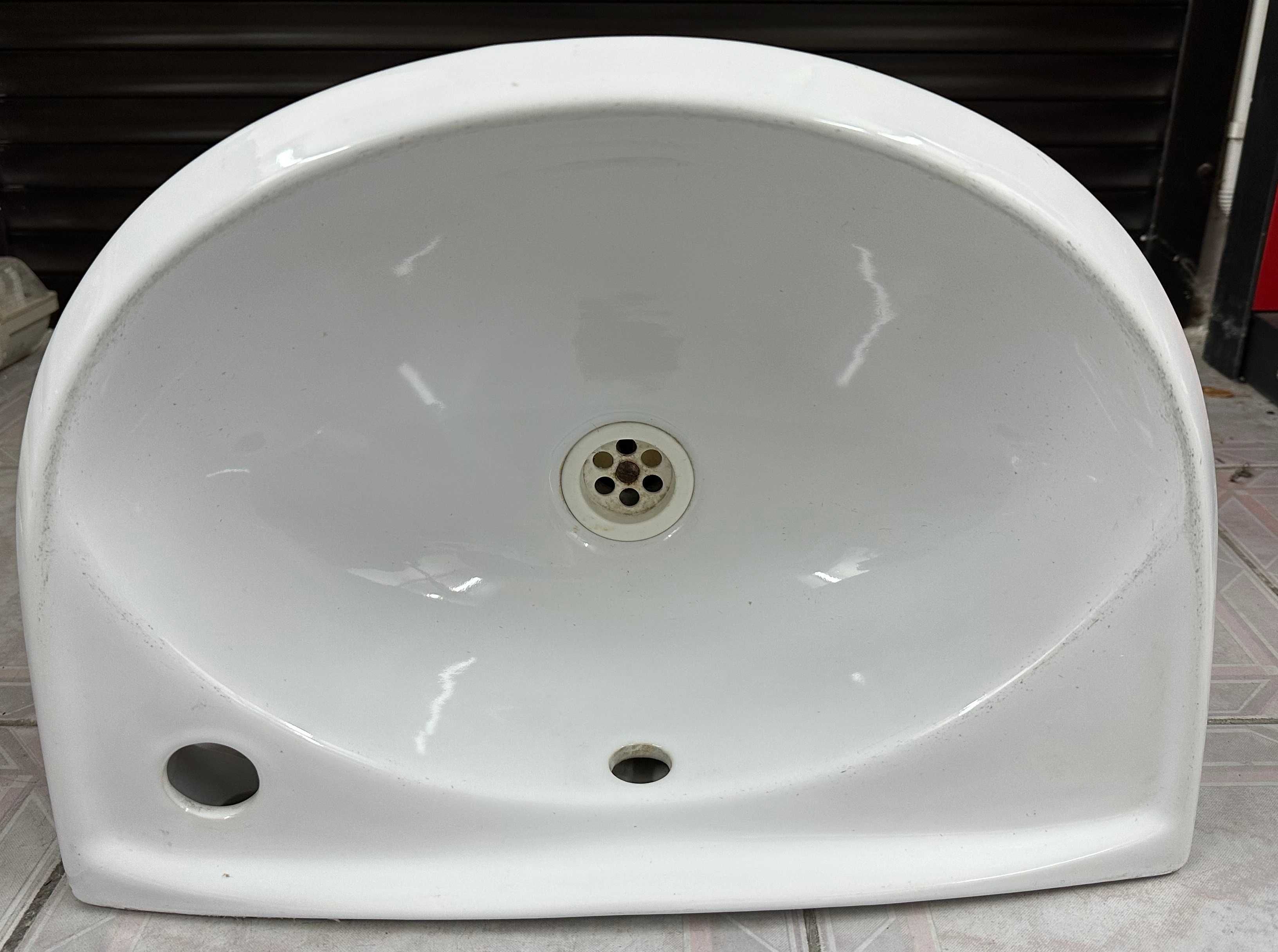 Umywalki ceramiczne