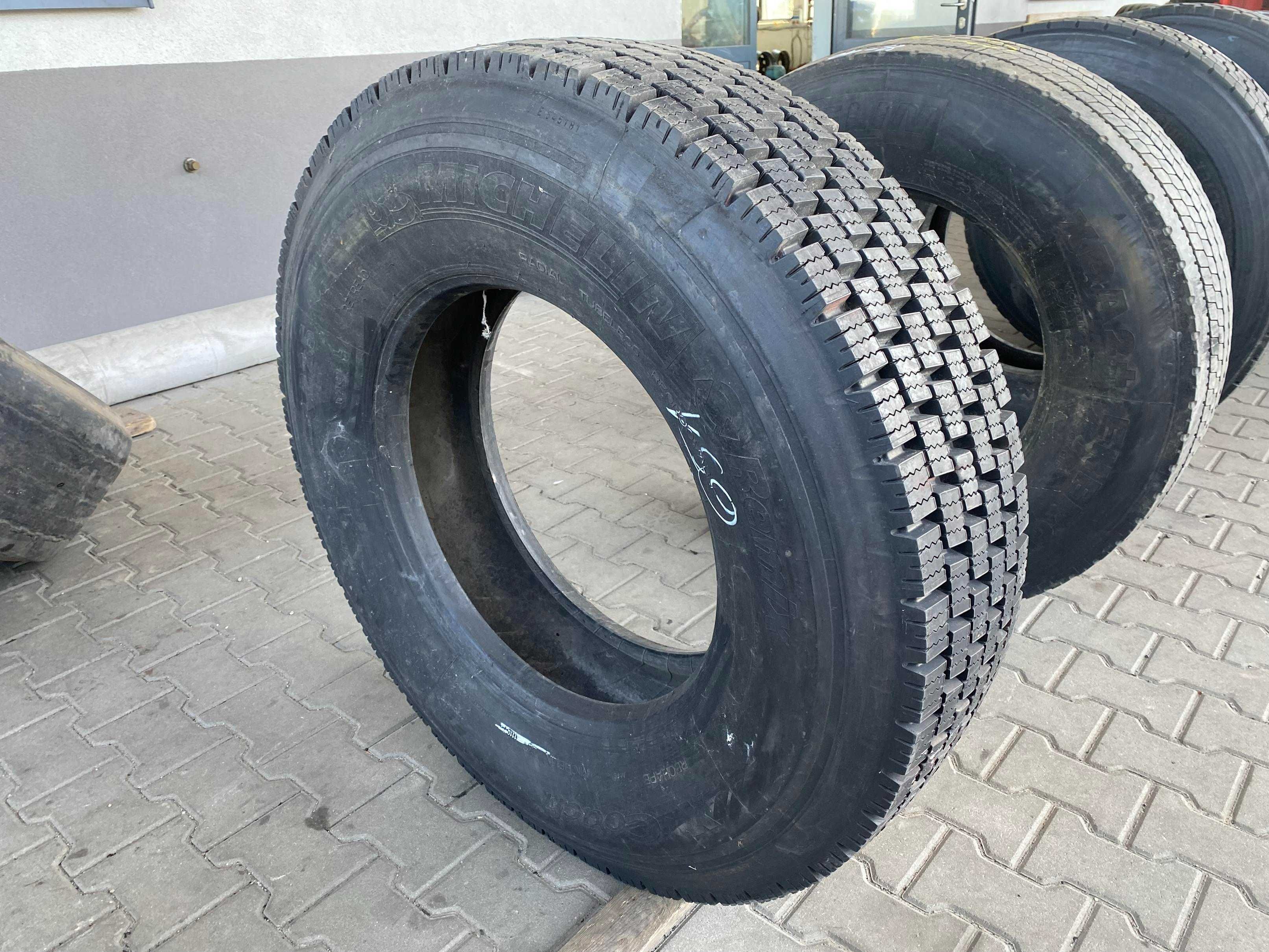 Opona 295/80R22.5 BIEŻNIKOWANA TYP KOSTKA Napędowa 100% Bieżnika