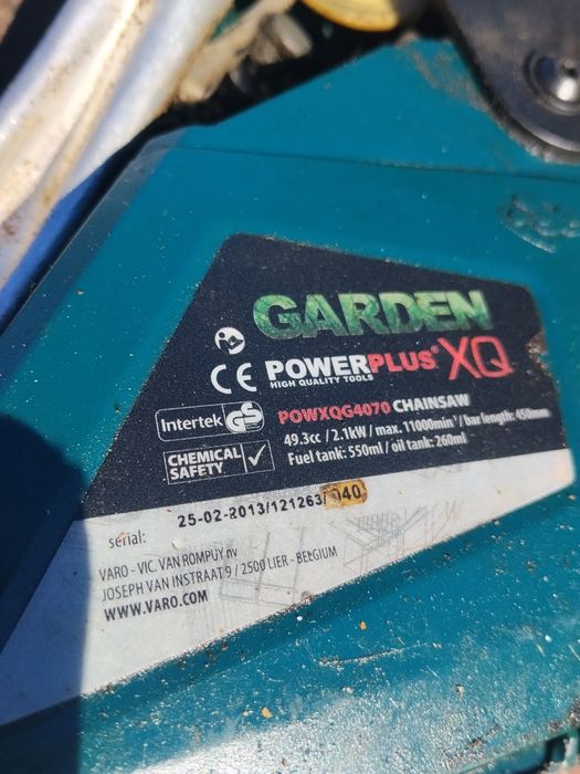 Motoserra a trabalhar em bom estado.