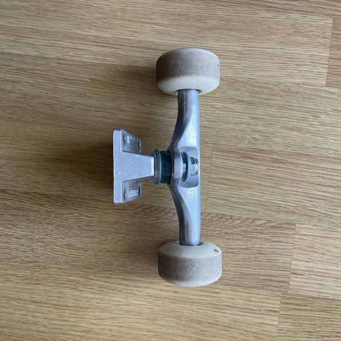 Thunder 147 team truck (polished) 8” / Bones Tucker Big Fish 32”