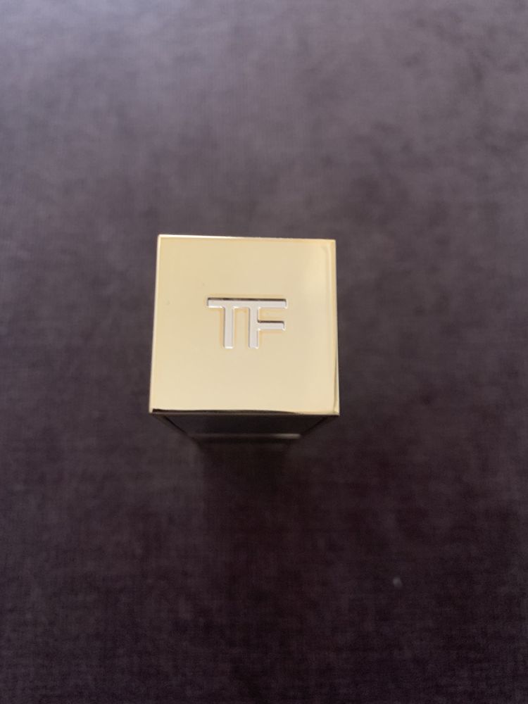 Pomadka Tom Ford kolor Cherry Lush 10