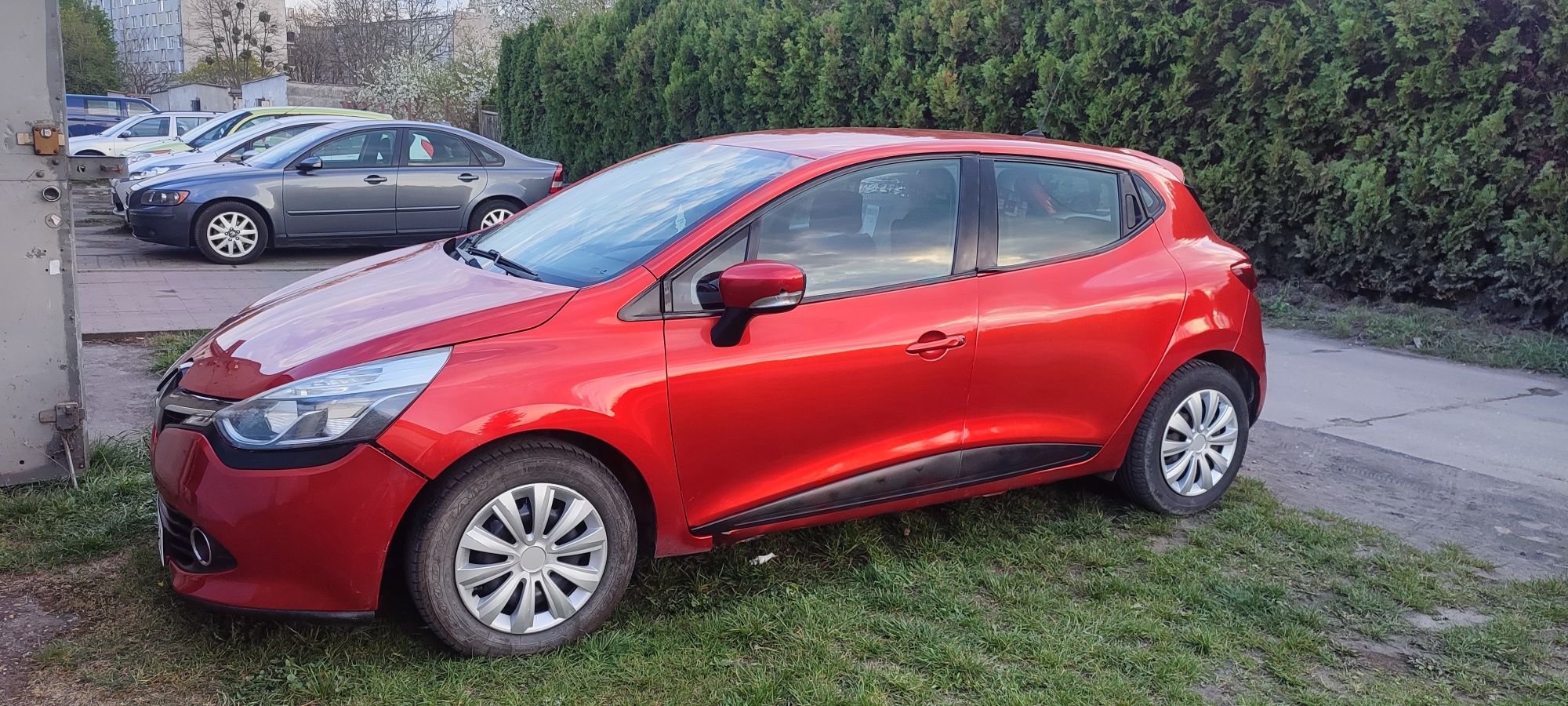 Renault Clio 4 uszkodzone 2013 zarejestrowane opłacone diesel euro 5