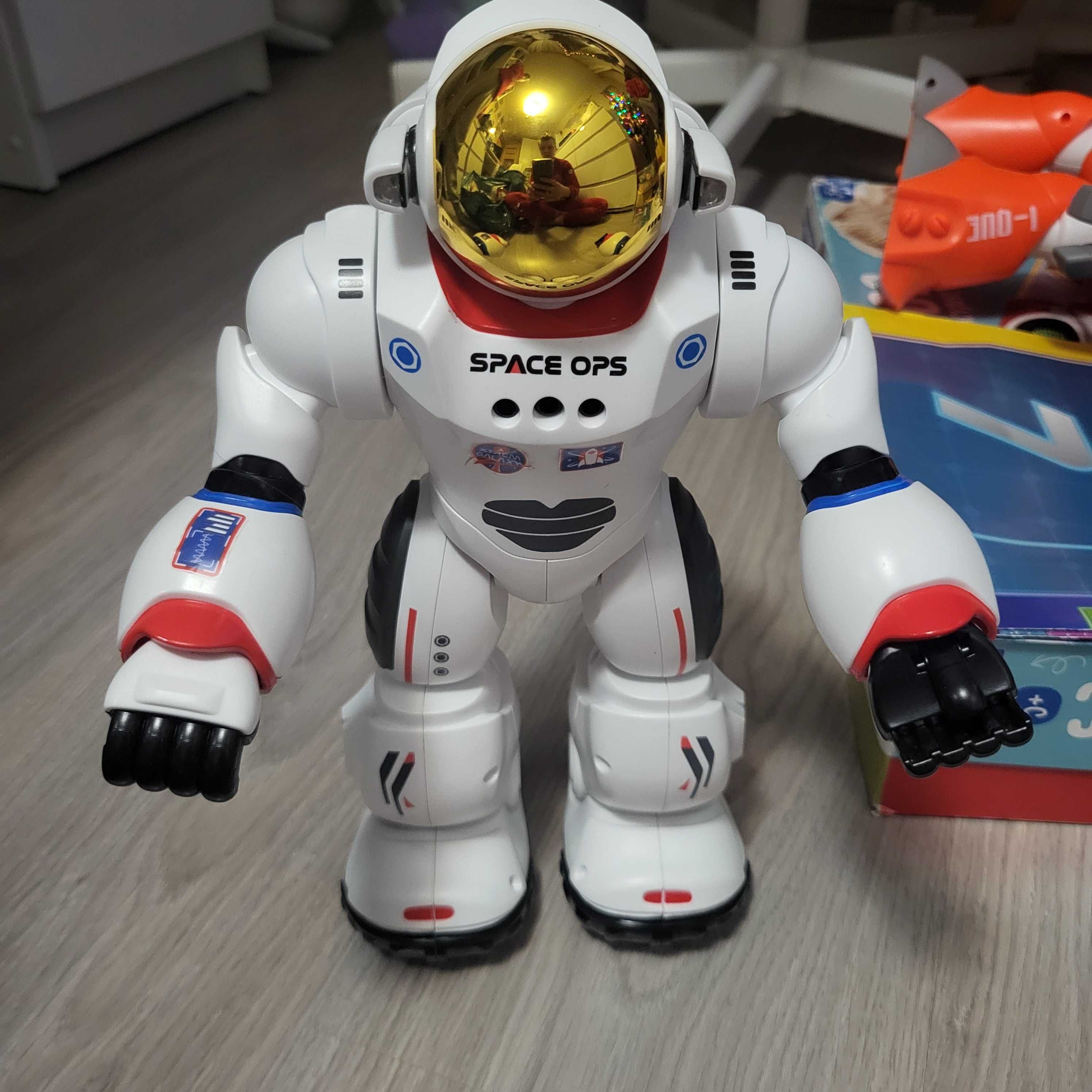 Robot kosmonauta
