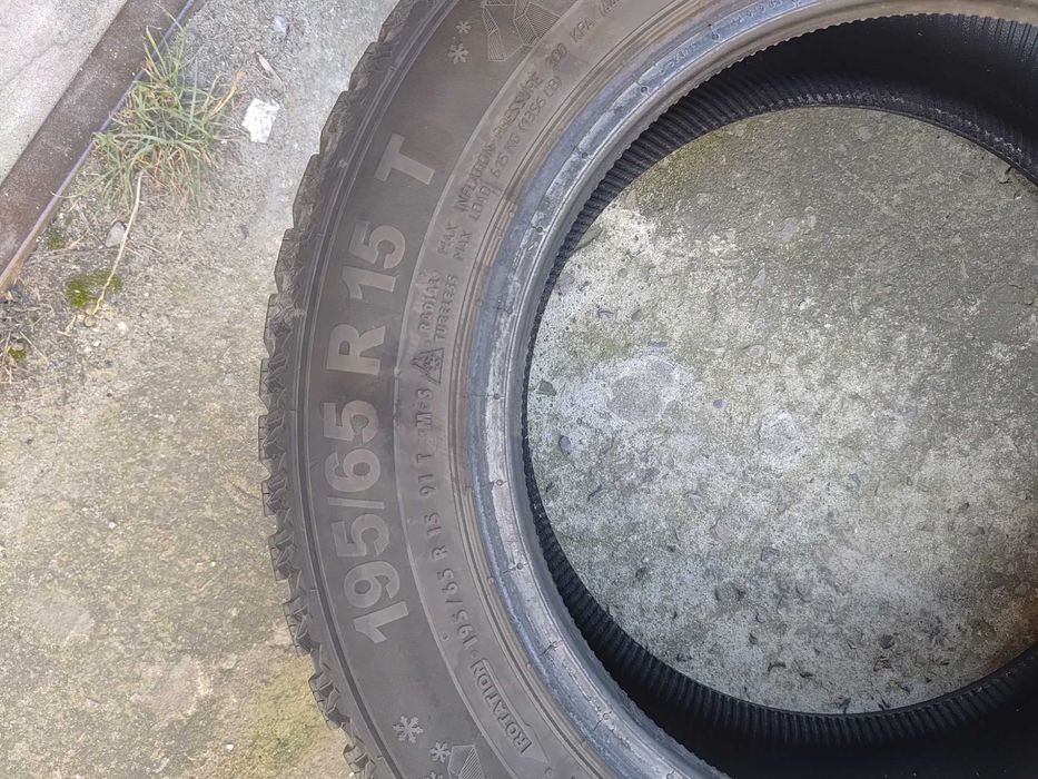 Opony zimowe 4 sztuki semperit używane  195/65/15R 2021 ROK