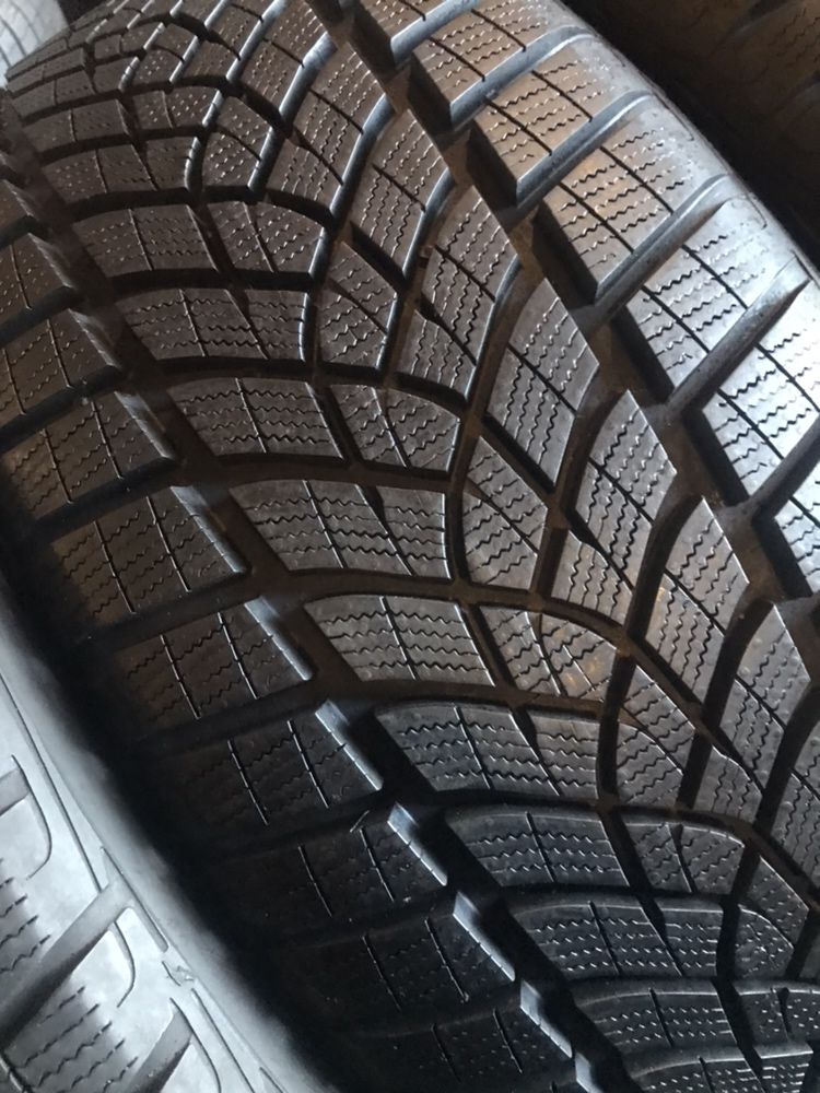 275/45/20+255/45/20 R20 Goodyear Ultra Grip Perfomance GEN1 4шт зима