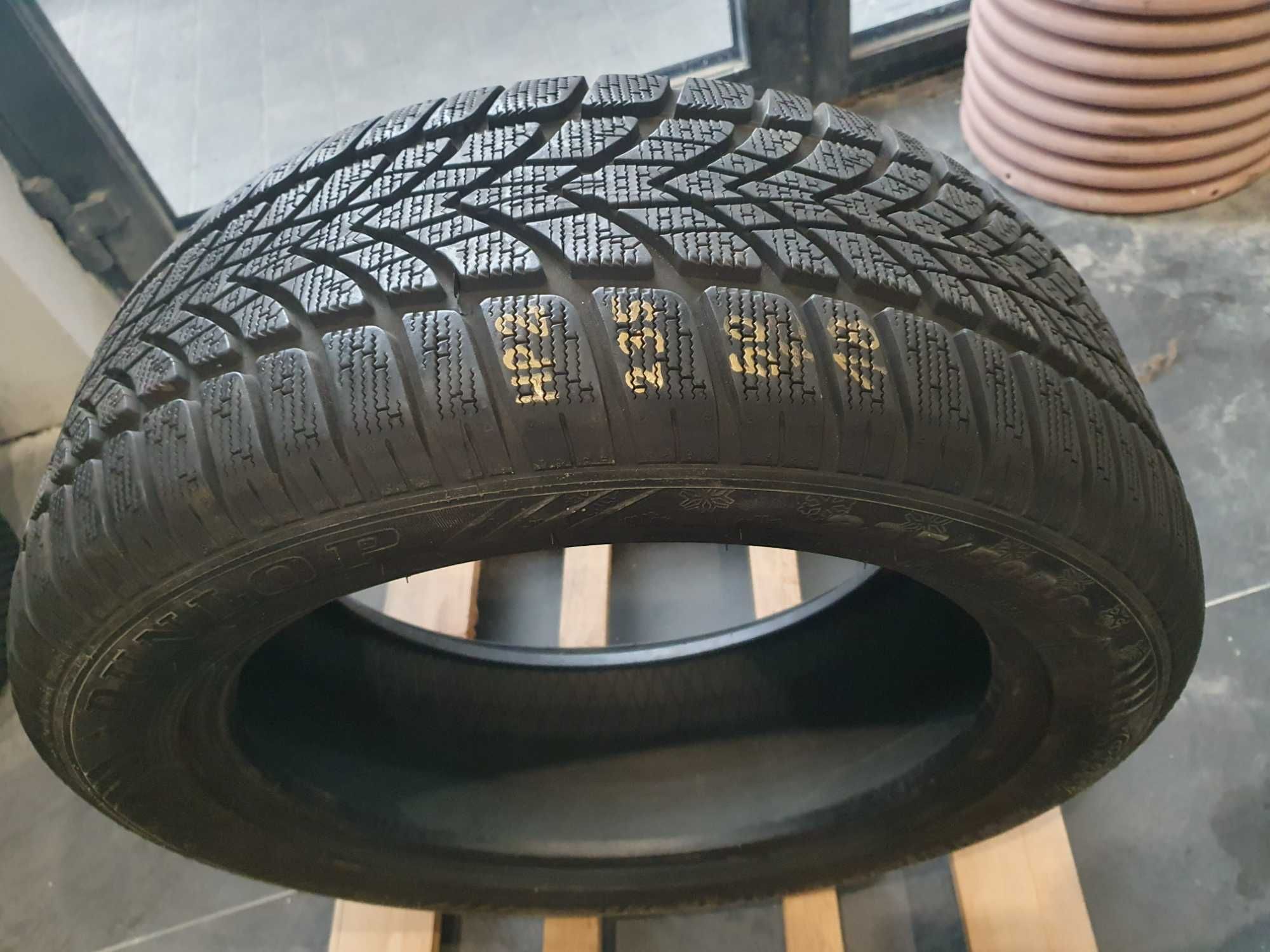 Opona zimowa Dunlop Sp Winter Sport 4D 235/50/18 101V HP2