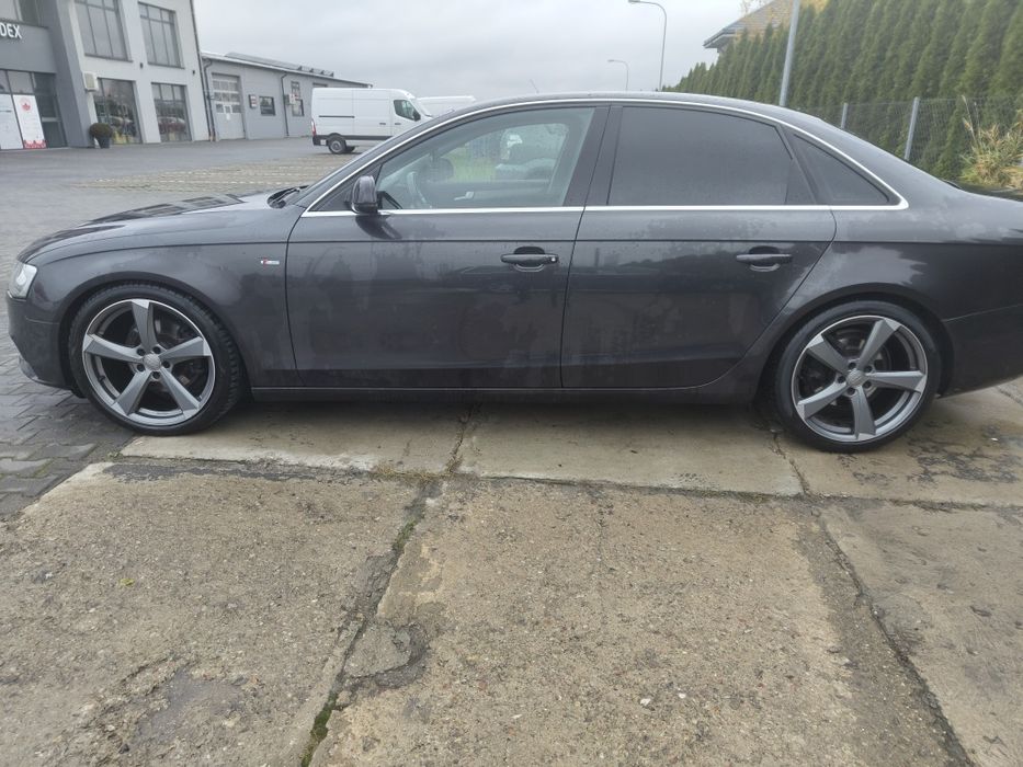 Audi A4 b8  S line po lifcie