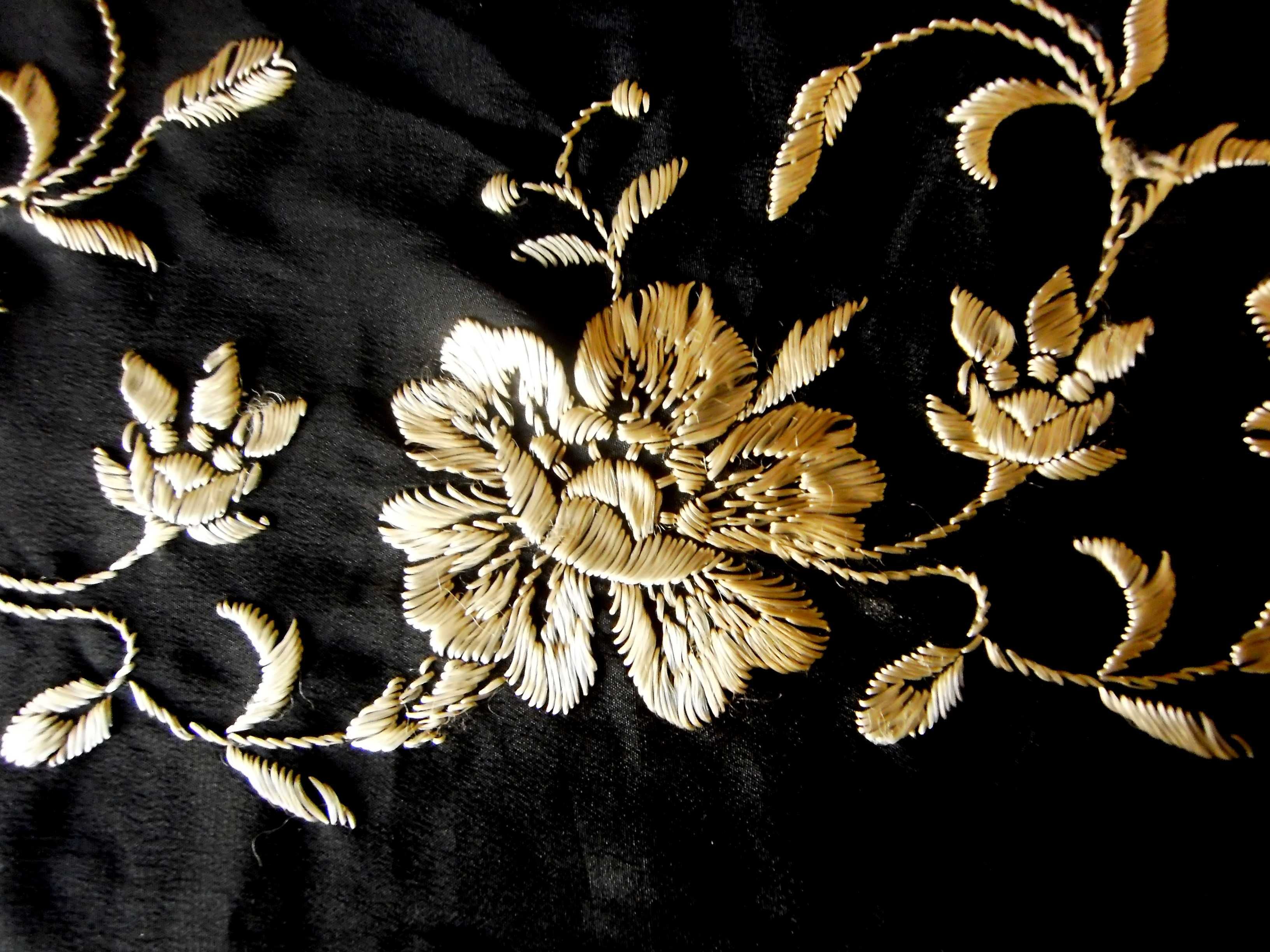 Xaile de Seda Natural de 1920's | Bordado à mão em fio de seda