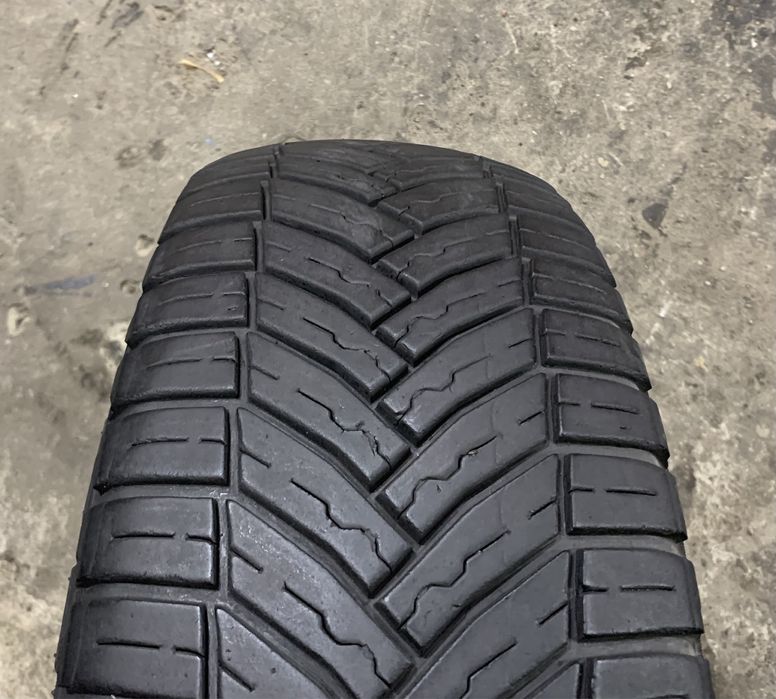 Шина одна Michelin Agilis CrossClimate 215/65 R16C одиночка