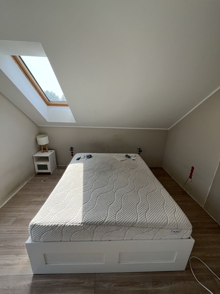 Łóżko Ikea z materacem
