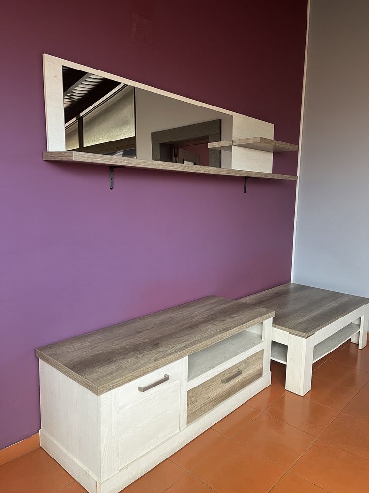 Três móveis  de sala