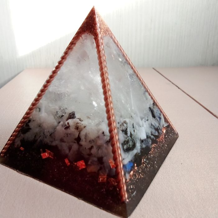 Orgonit, odpromiennik, piramida