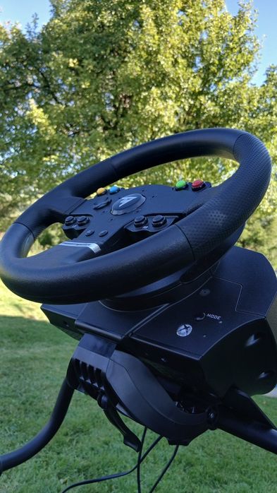 Zestaw do simracing fotel playseat + kierownica  thurstmaster tmx