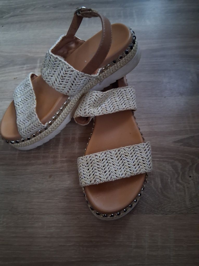 Damskie sandalki