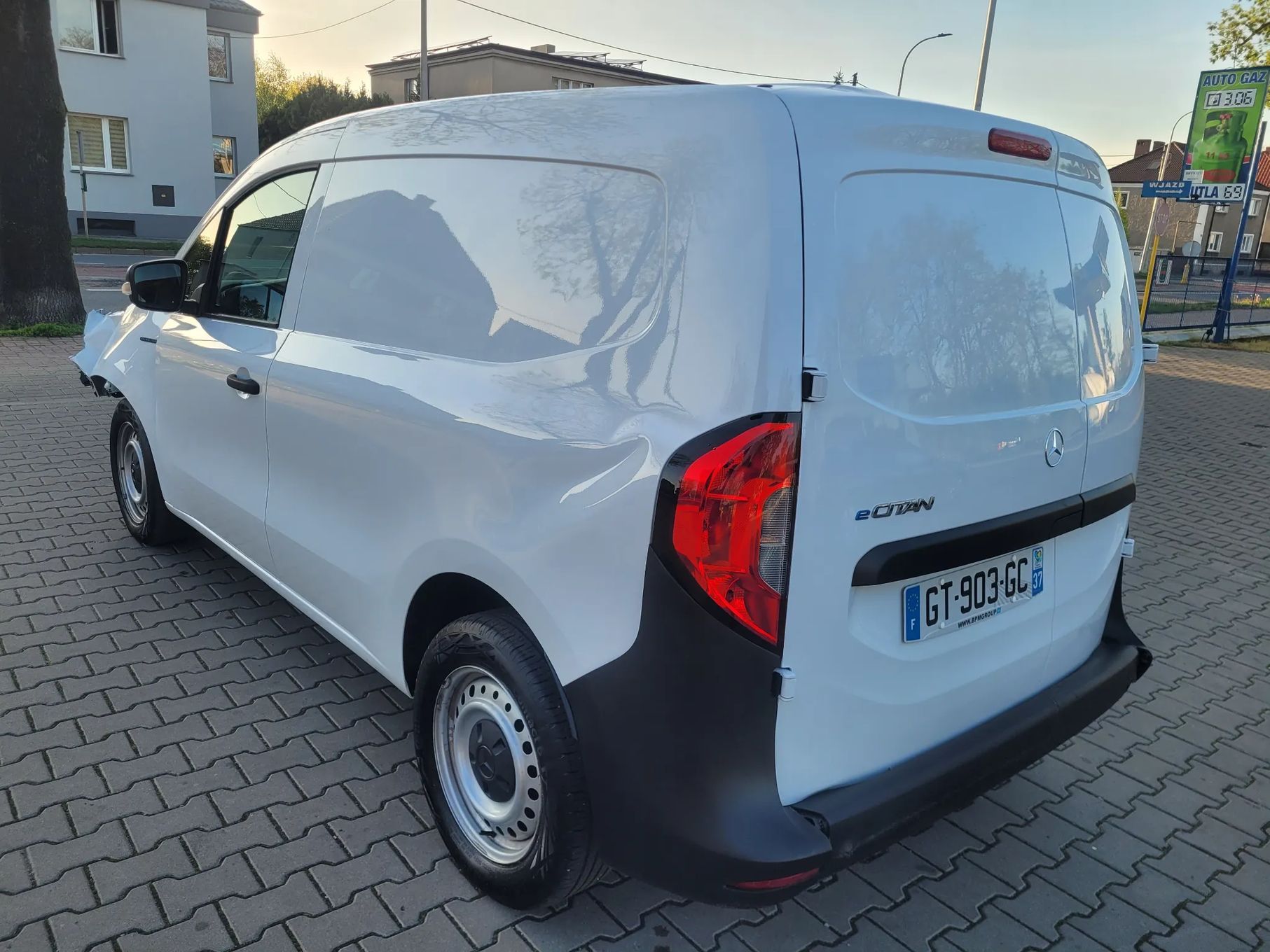 Mercedes-Benz Citan  E-CITAN ELEKTRYK lekko uszkodzony stan BARDZO DOBRY