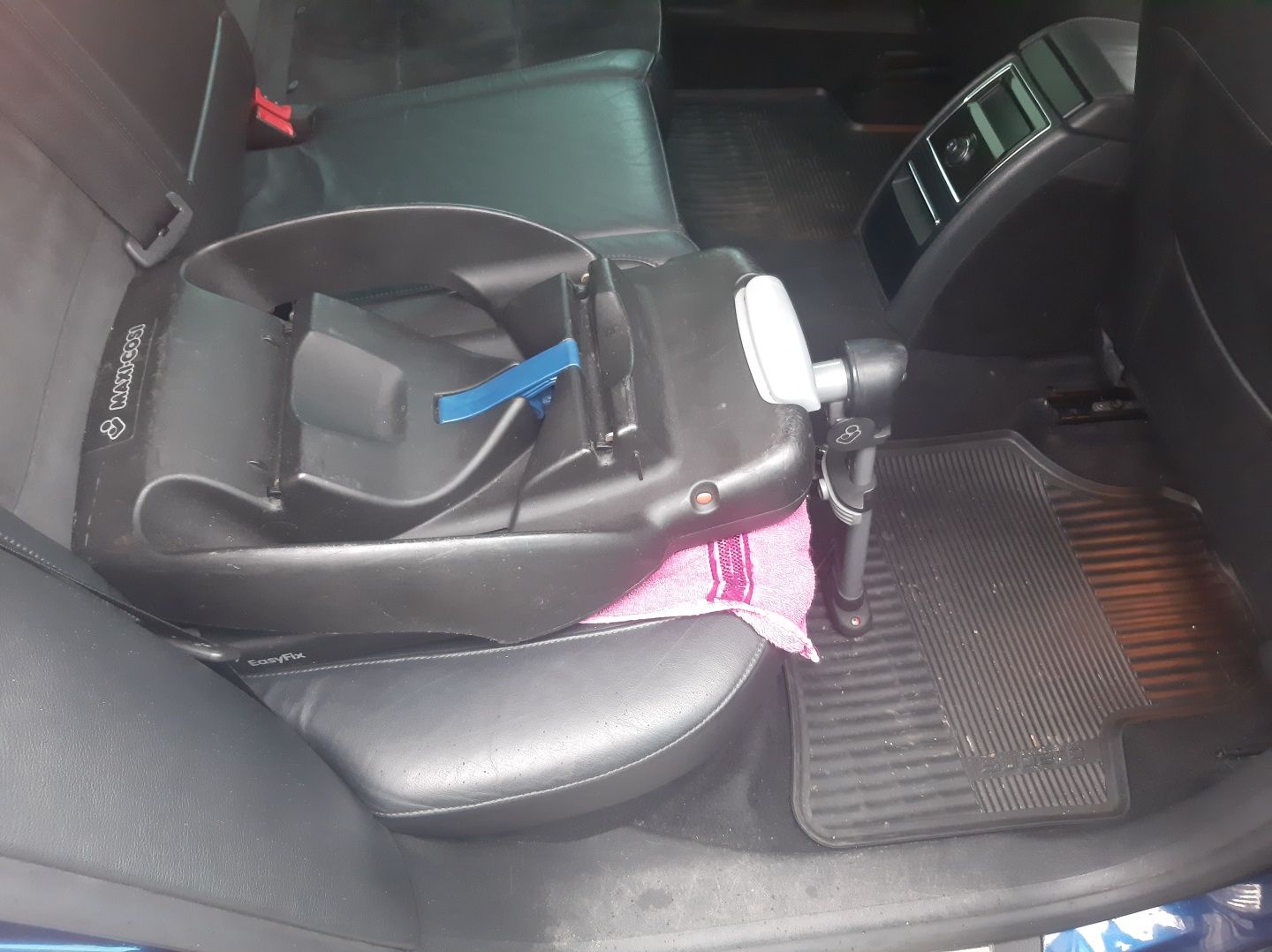 Fotelik/nosidełko Maxi Cosi Cabrio fix i baza Isofix