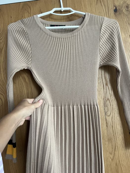 Сукня у бежевемо кольорі розмір S-M