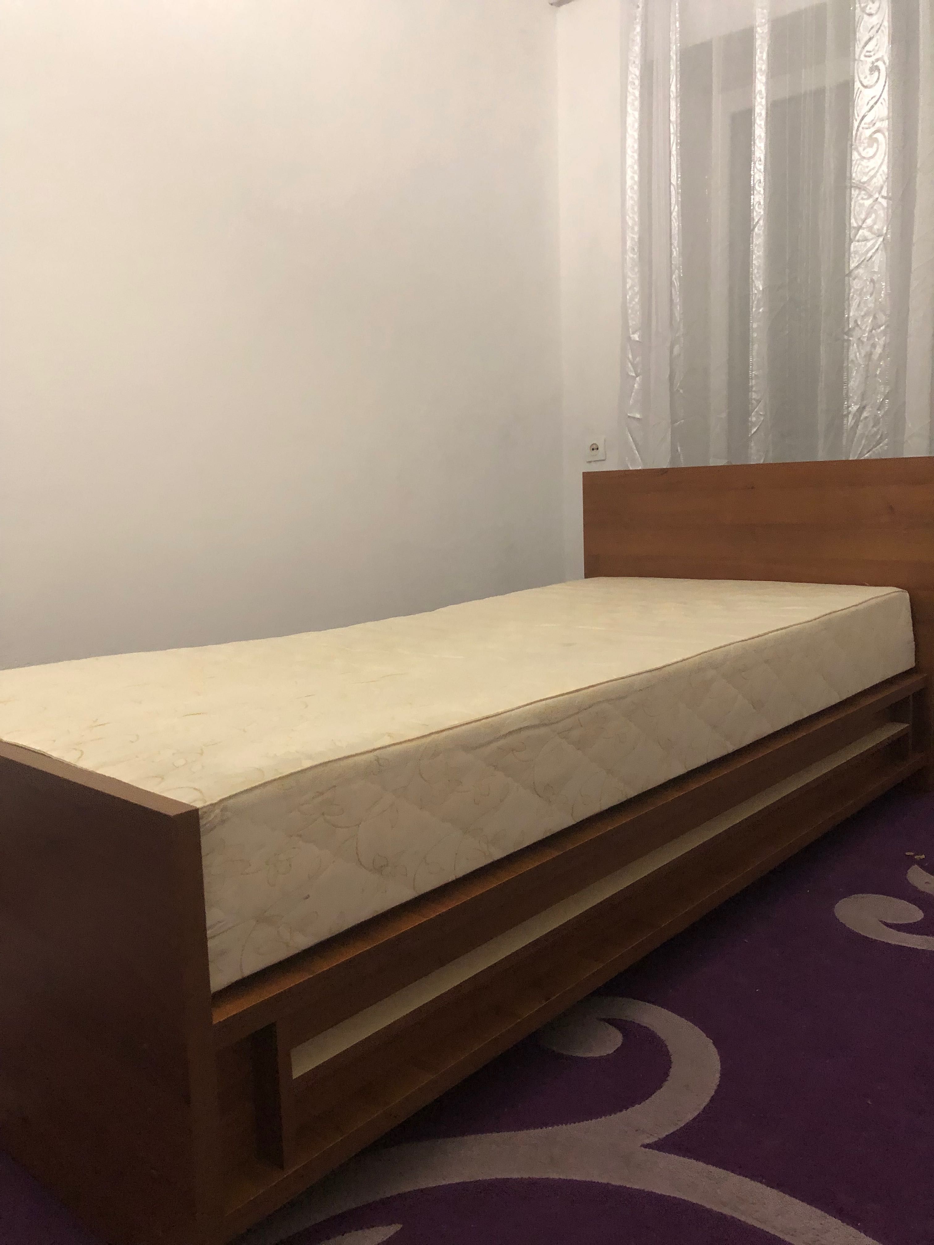 Ліжко односпальне