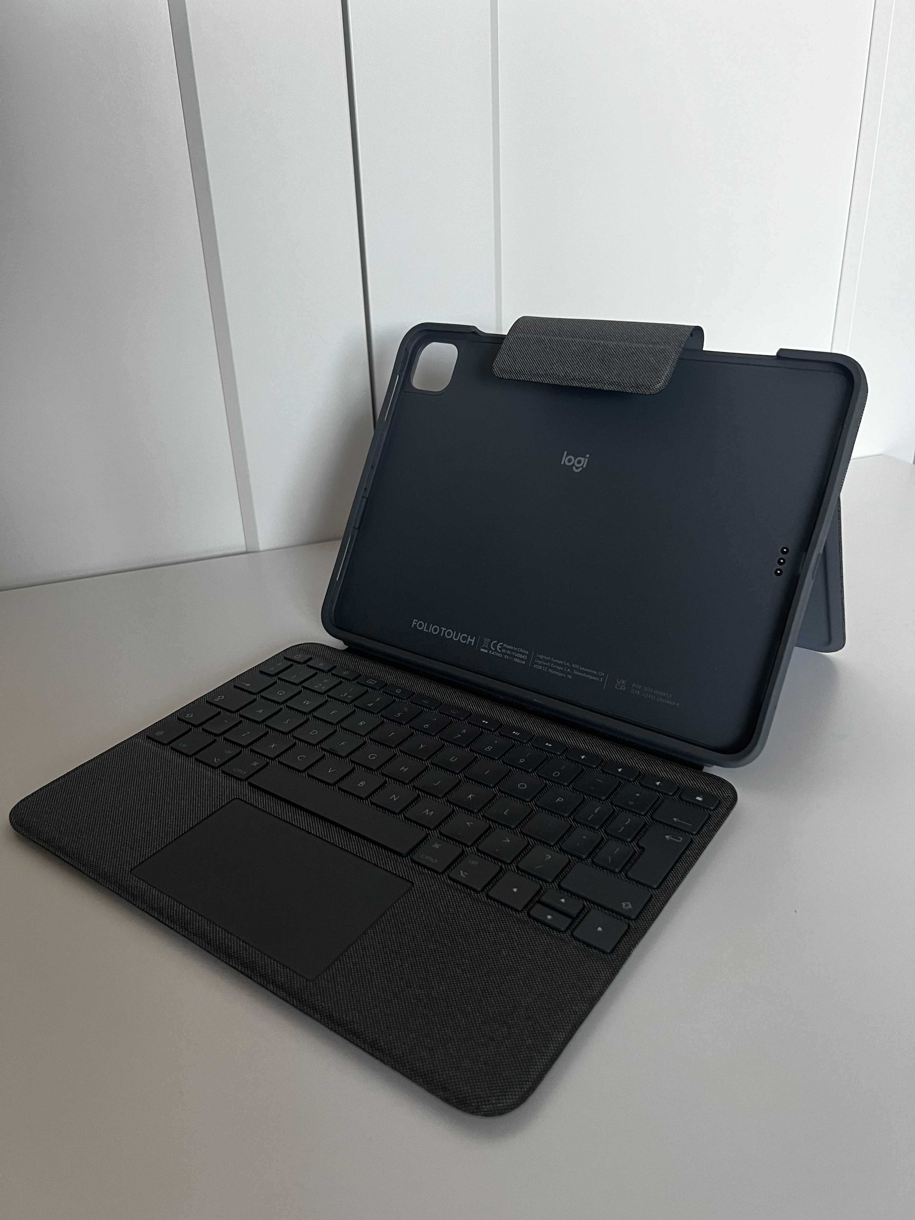 Apple iPad Klawiatura Logitech Folio Touch 11" Graphite (Gen 1, 2, 3)