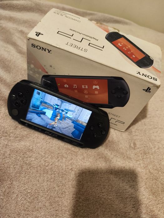 Sony PSP 1004 Oryginalne Pudełko 2x Gra