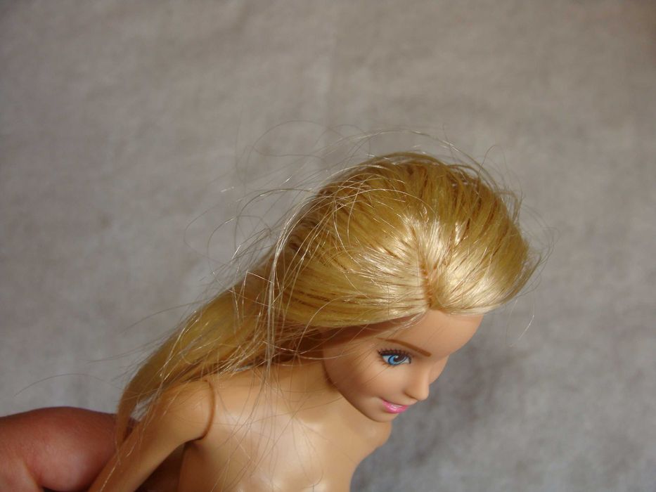 Boneca Barbie Não Identificada