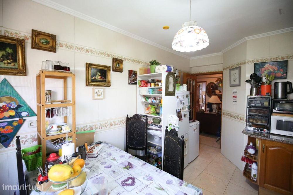 28316 - Quarto com cama de solteiro em casa com...