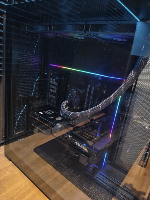 Komputer gamingowy Ryzen 7 7800x3D + RX 9070 + 32 GB RAM - gwarancja