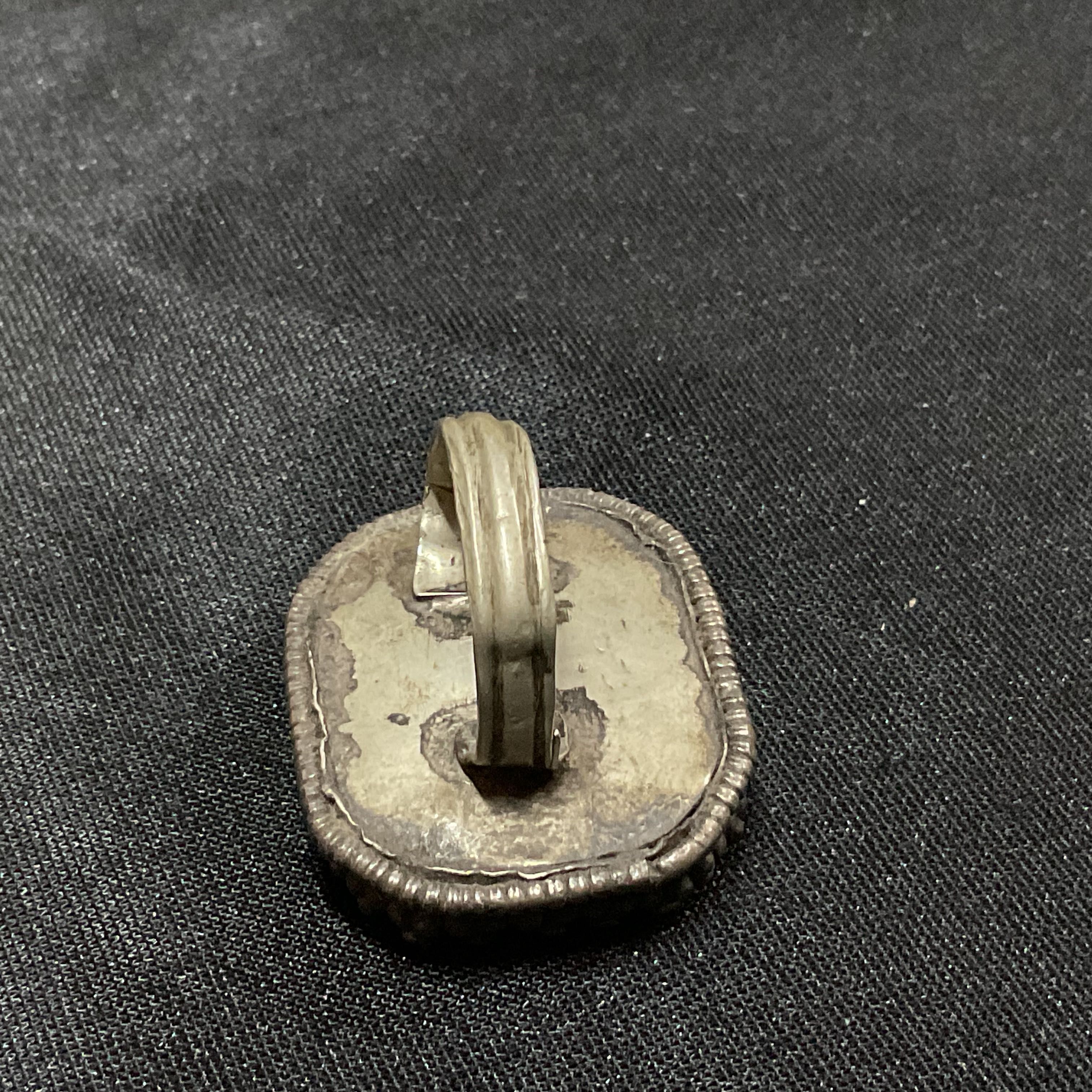 Anel peça vintage ,peça com 3,5 cm discrição abaixo
