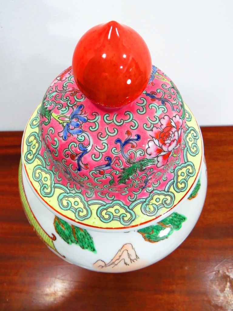 Pote em cerâmica de Macau.