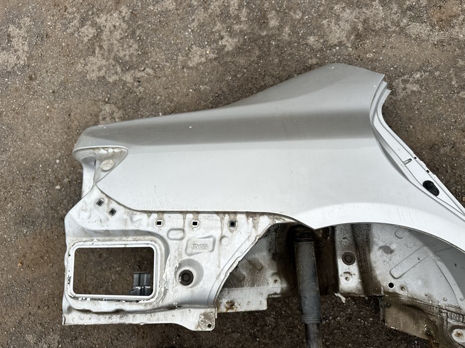 Крило та поріг toyota corolla e150