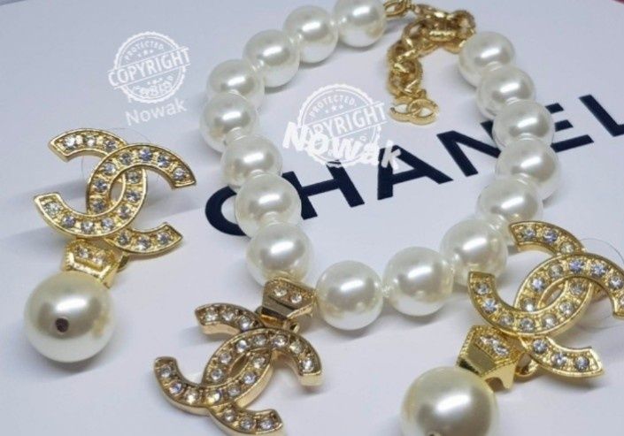 Zestaw biżuterii naszyjnik z sztucznych pereł Chanel bransoletka kolcz