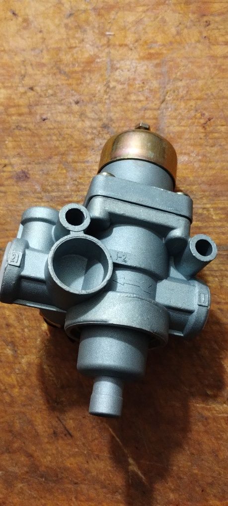Zetor Forterra 11441 Regulator Powietrza