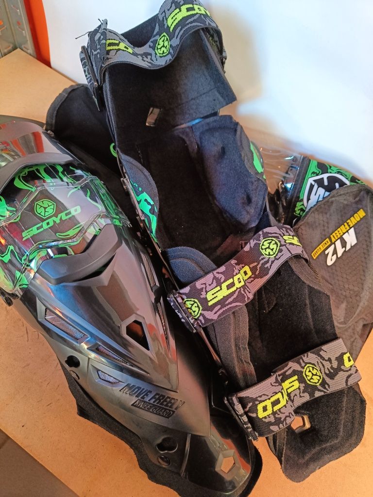 Ochraniacze motocyklowe SCOYCO z zawiasami