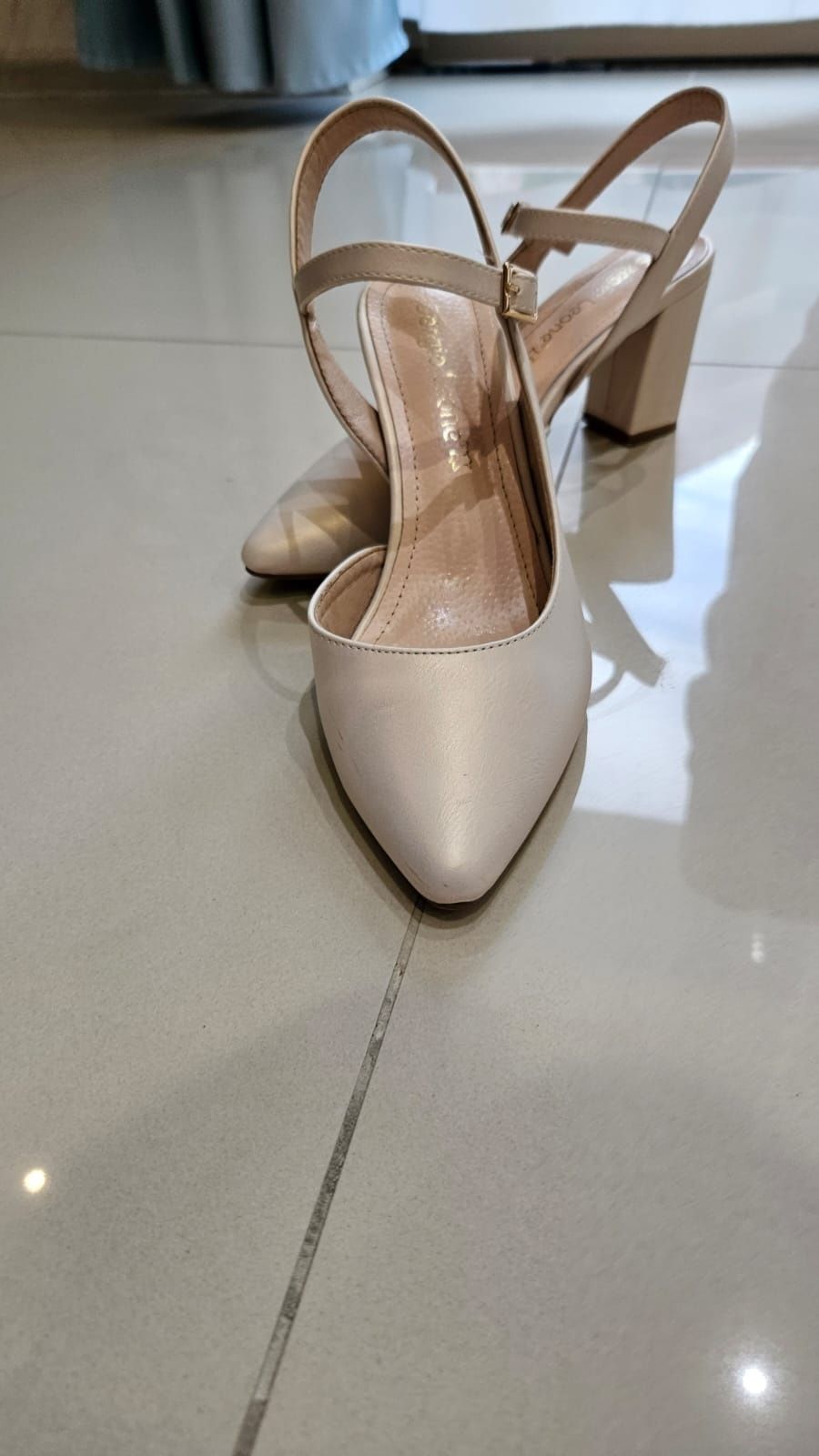 Buty ślubne kolor beżowa perła