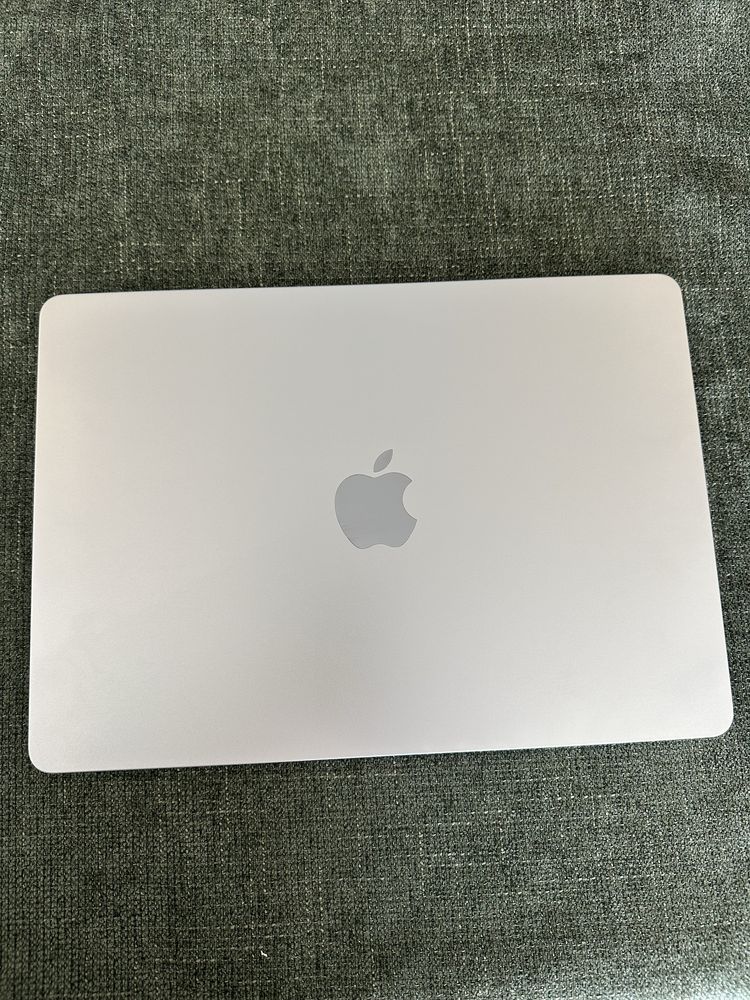 Apple Macbook Air M2 2022