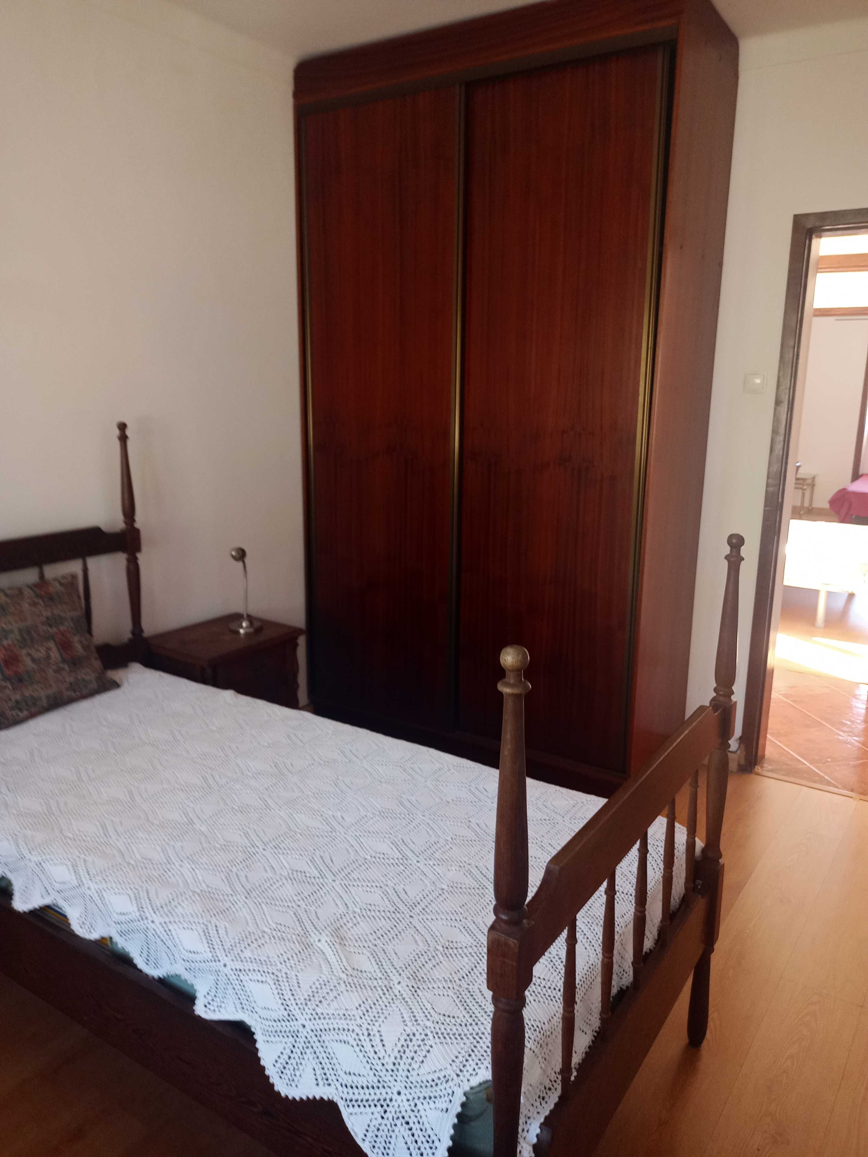 Quartos arrendam-se