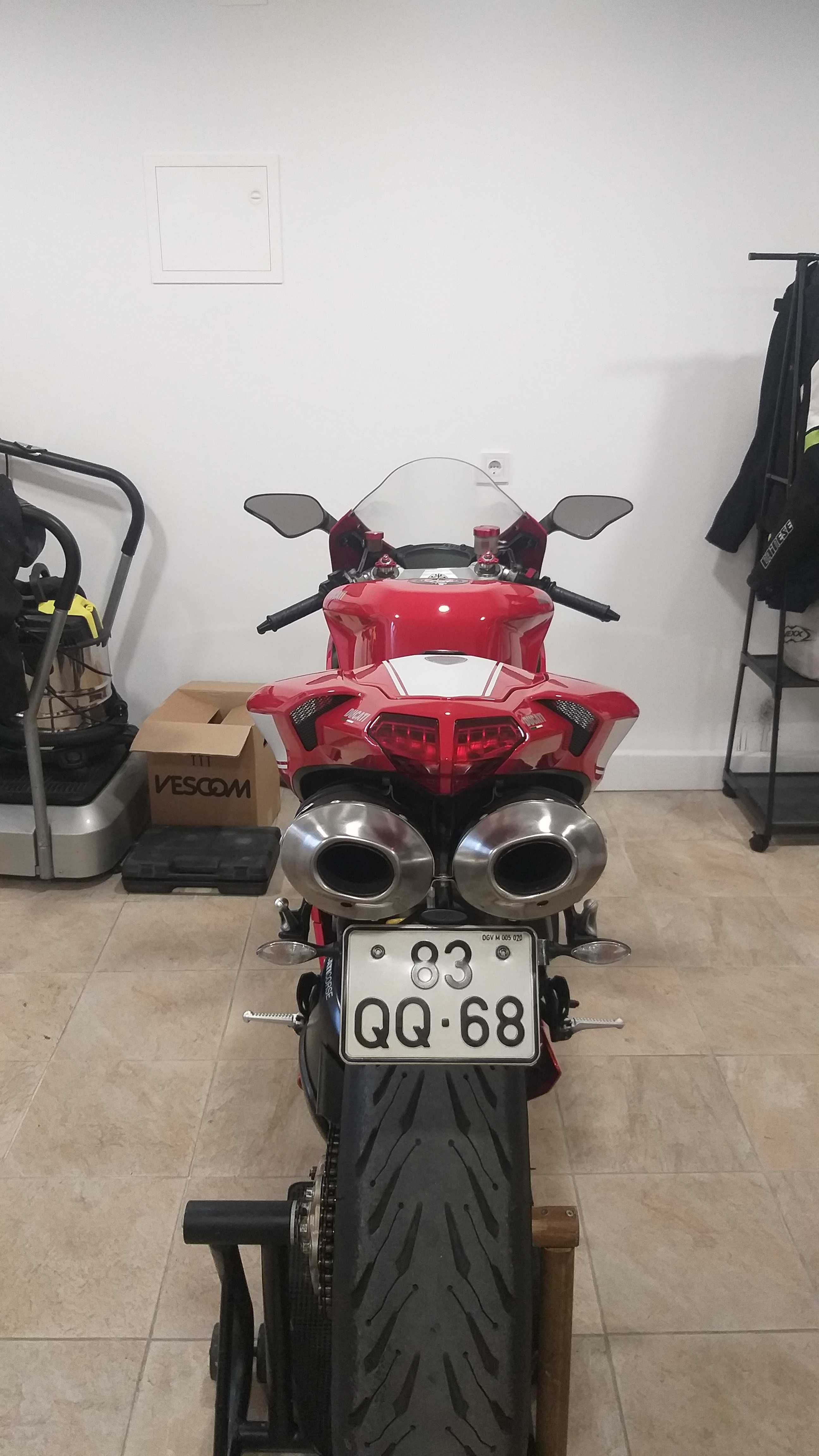 Ducati 1198 como nova