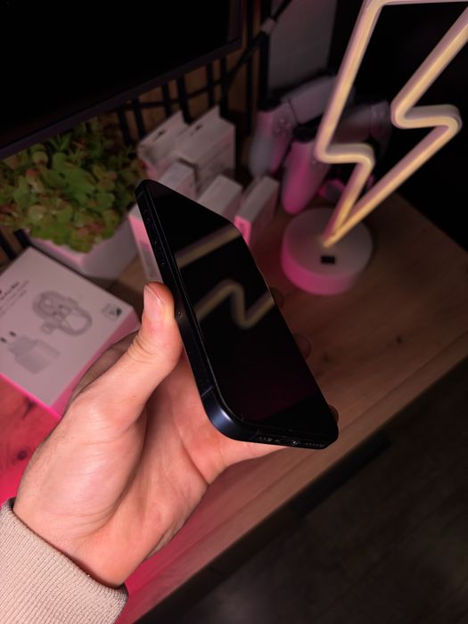 iPhone 15 Pro 256 Gb + Airpods 4 у подарунок + В бронеплівці