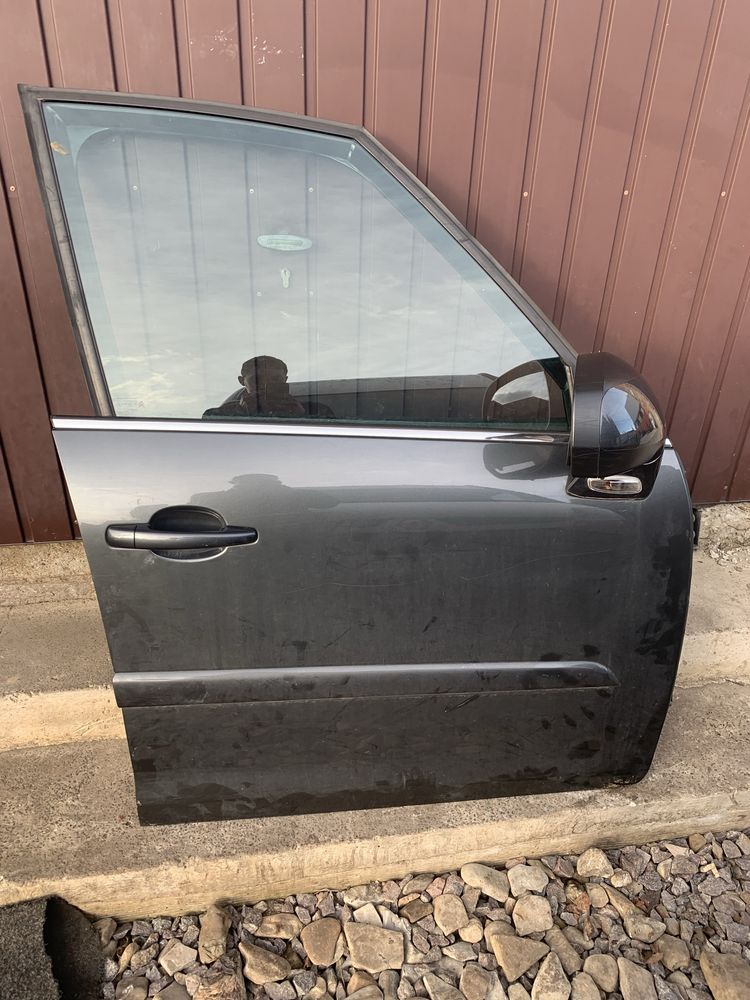 Двері Citroen C4 picasso