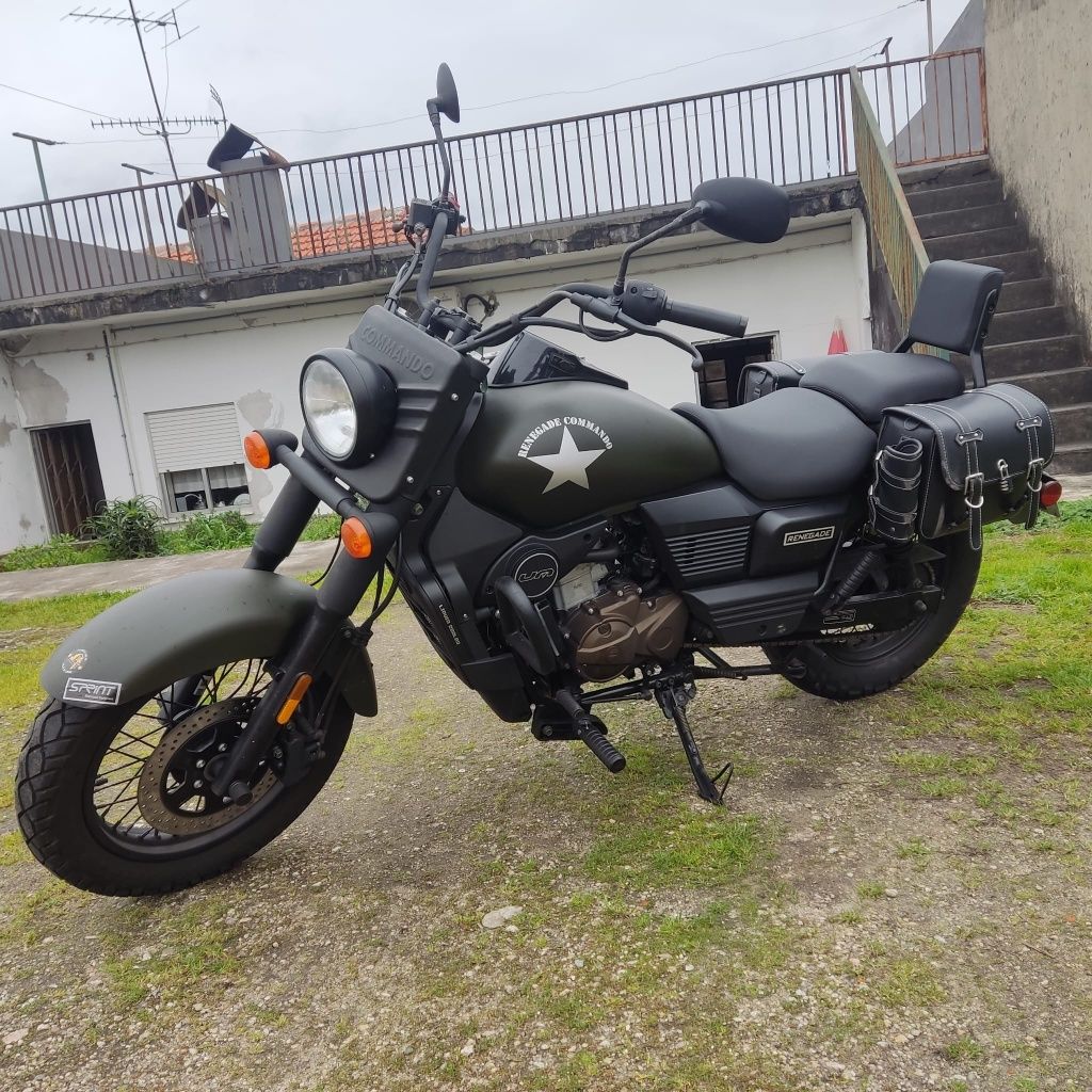Mota UM RENEGADE Comando em Muito Bom Estado